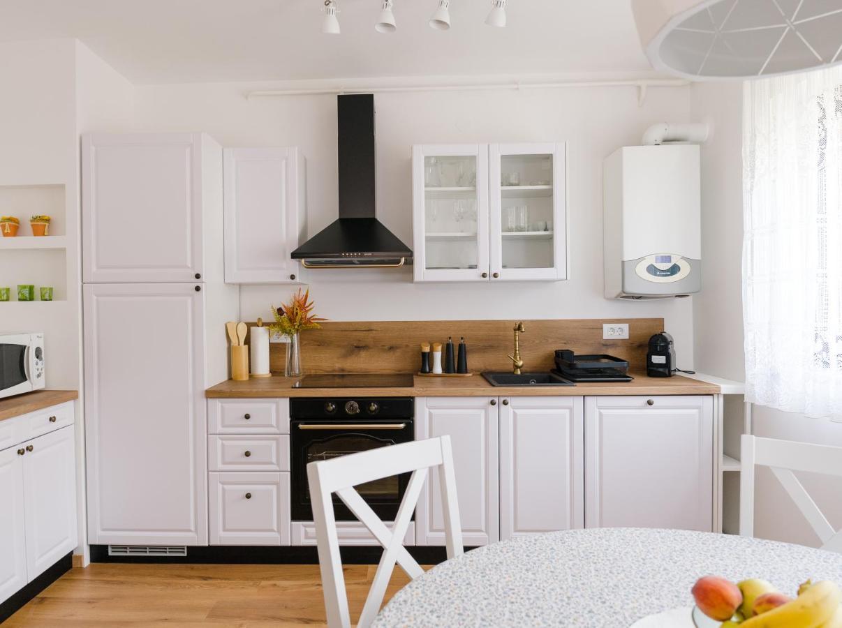 Tonka Apartment Пула Екстериор снимка