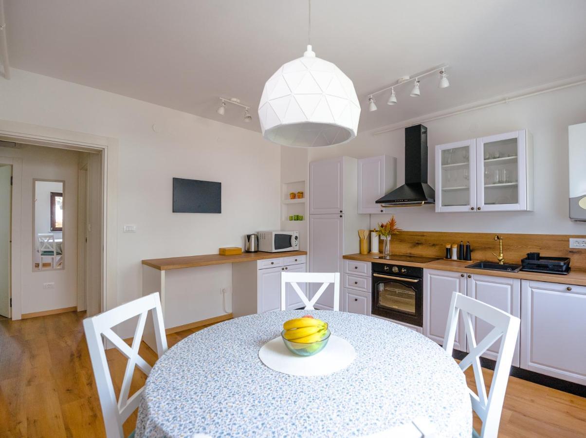 Tonka Apartment Пула Екстериор снимка