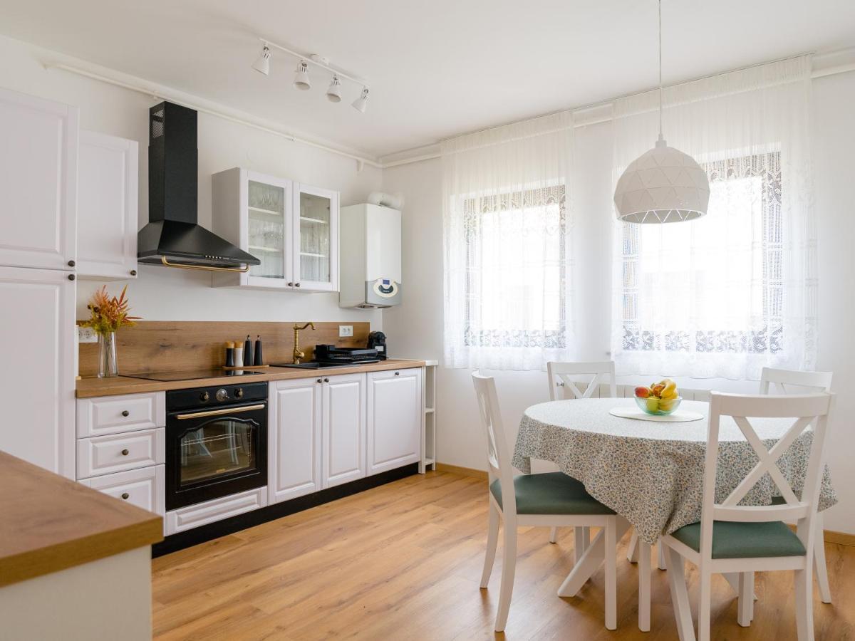 Tonka Apartment Пула Екстериор снимка