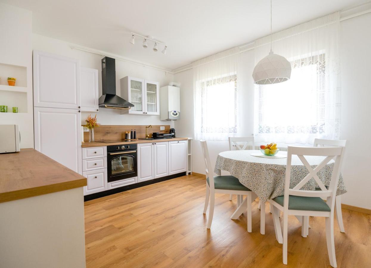 Tonka Apartment Пула Екстериор снимка