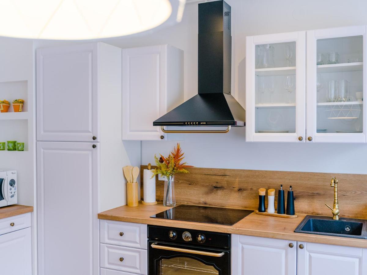 Tonka Apartment Пула Екстериор снимка