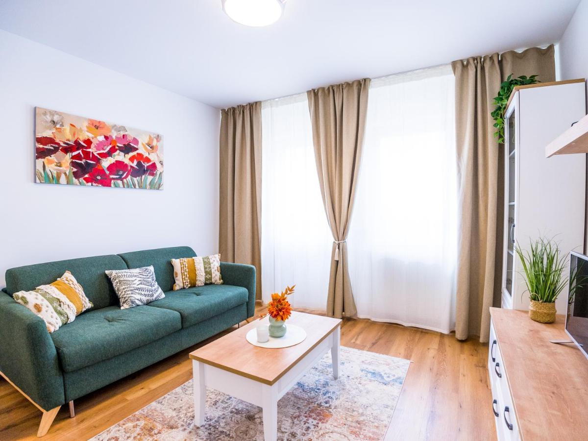 Tonka Apartment Пула Екстериор снимка
