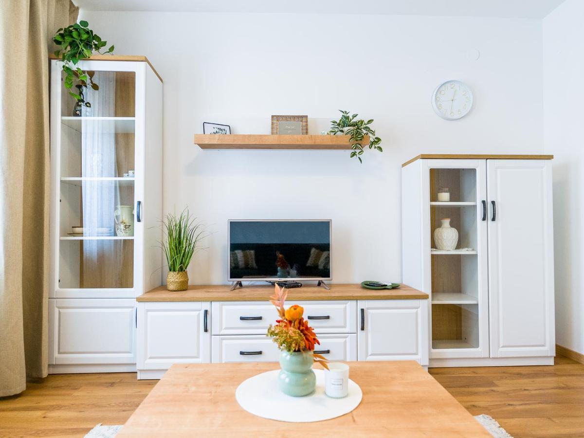 Tonka Apartment Пула Екстериор снимка
